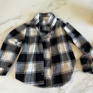Boys old navy flannel / size s 6/7